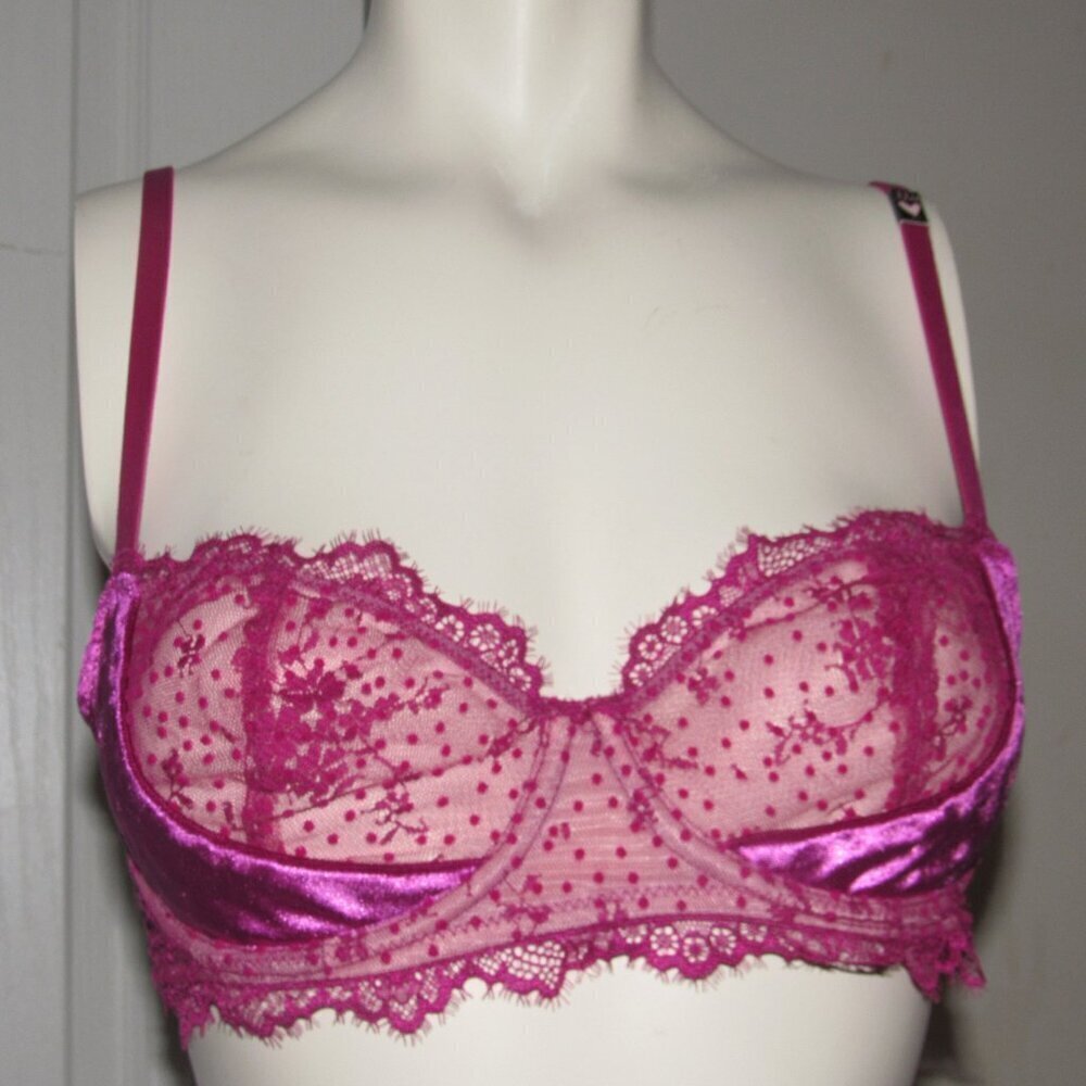 VICTORIA’S SECRET Dream Angels Push Up Without Padding Pink Bra Size 32D